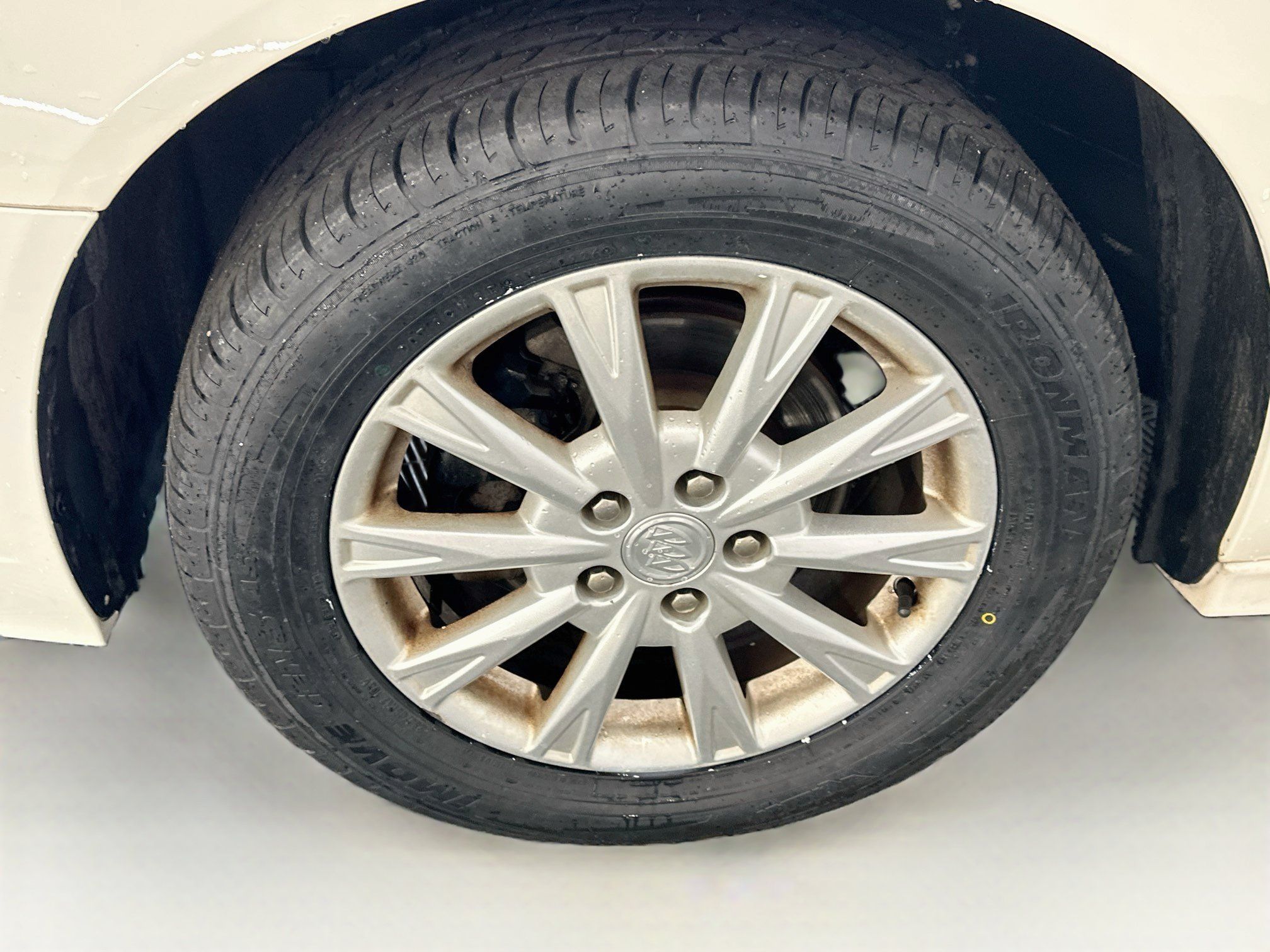 Used 2010 Buick Lucerne CXL w/ Driver Confidence Package FWD image 11