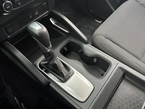 Used 2022 Nissan Frontier SV image 16