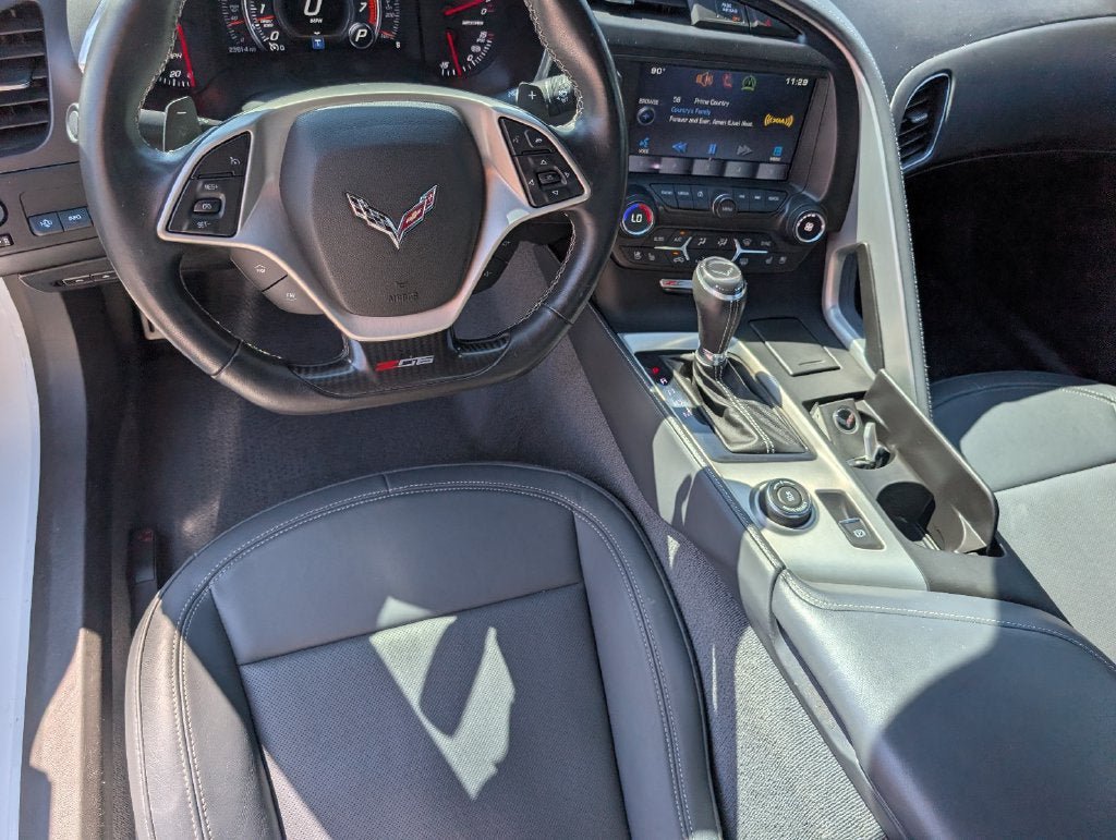 Used 2015 Chevrolet Corvette Z06 w/ 3LZ Preferred Equipment Group RWD image 31