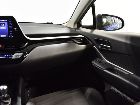 Used 2020 Toyota C-HR LE image 14