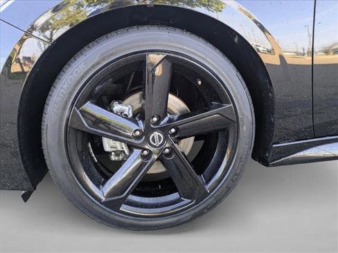 Used 2023 Nissan Sentra SR w/ Midnight Edition Package FWD image 22