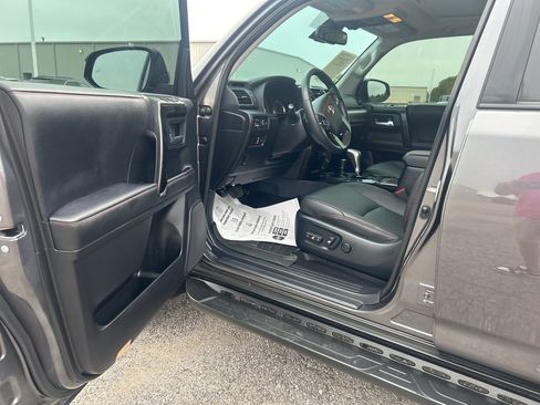 Used 2023 Toyota 4Runner TRD Off-Road Premium image 10