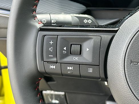 Certified 2025 Nissan Kicks SR FWD image 23