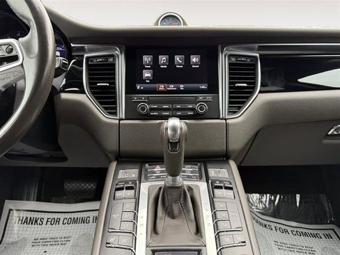 Used 2018 Porsche Macan AWD image 12