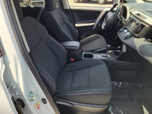 Used 2016 Toyota RAV4 XLE FWD image 19
