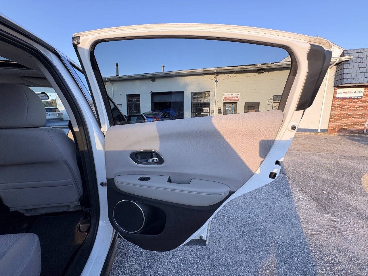 Used 2016 Honda HR-V EX image 16