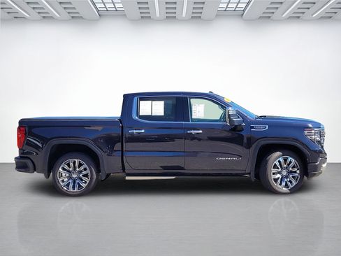 Used 2025 GMC Sierra 1500 Denali w/ Denali Reserve Package AWD/4WD image 3