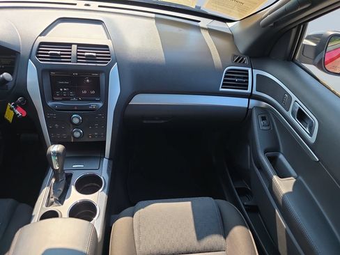 Used 2012 Ford Explorer XLT FWD image 16
