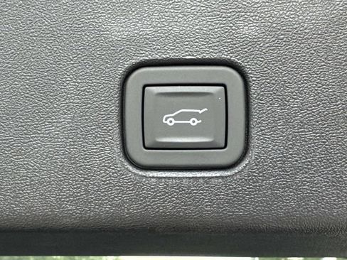 Used 2026 Cadillac Optiq Sport 2 RWD image 13