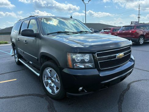 Used 2007 Chevrolet Suburban LTZ w/ LTZ Preferred Equipment Group AWD/4WD image 3