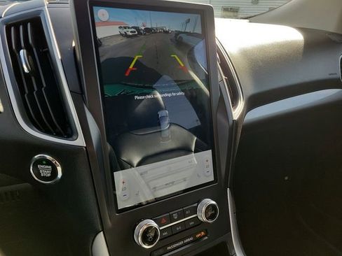 Used 2024 Ford Edge SEL image 16