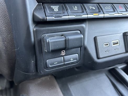 Used 2022 GMC Sierra 3500 Denali image 38