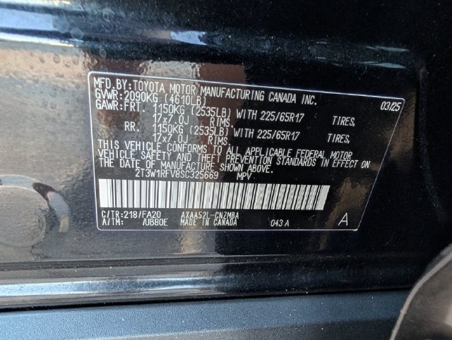 Used 2025 Toyota RAV4 XLE FWD image 35