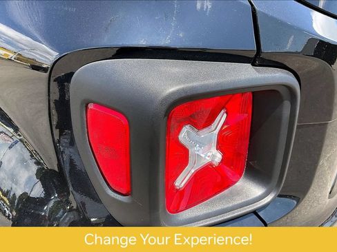 Used 2022 Jeep Renegade Altitude w/ Convenience Group AWD/4WD image 29