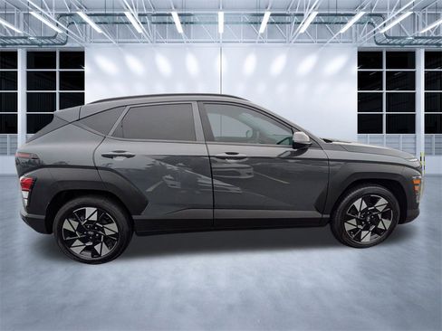 Certified 2024 Hyundai Kona SEL w/ Convenience Package image 3