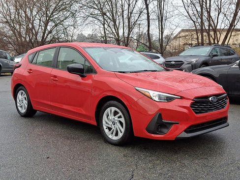 Certified 2025 Subaru Impreza 2.0i image 3