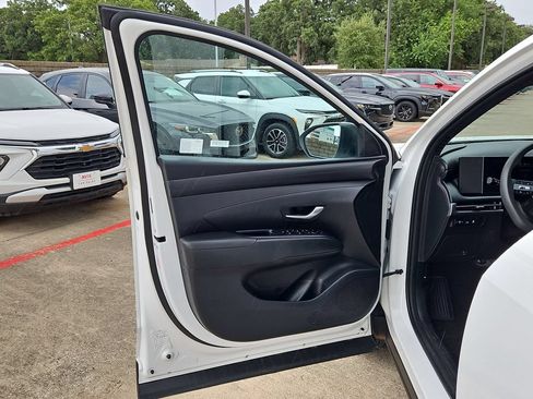 Used 2025 Hyundai Santa Cruz SEL FWD image 11
