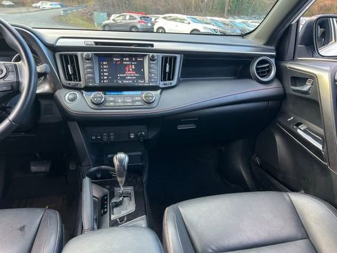 Used 2016 Toyota RAV4 SE image 14