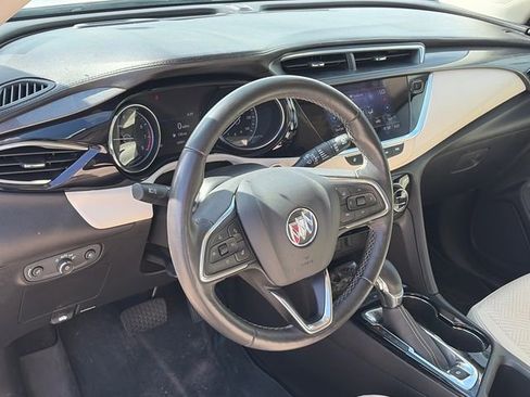 Used 2020 Buick Encore GX Essence image 17