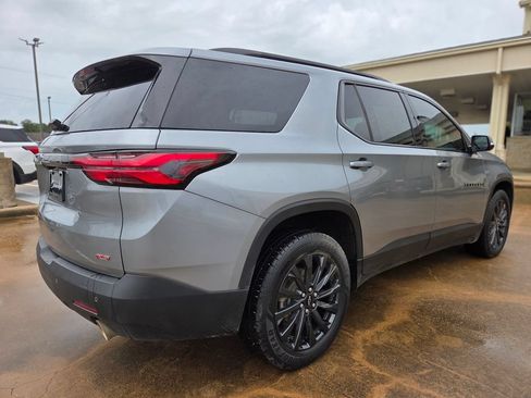 Used 2023 Chevrolet Traverse RS FWD image 5