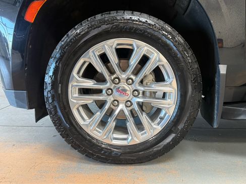 Used 2023 GMC Yukon XL SLT AWD/4WD image 8
