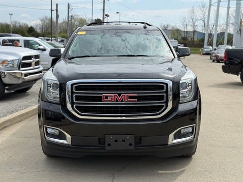 Used 2017 GMC Yukon SLT AWD/4WD image 3