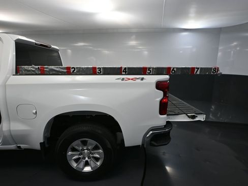 Used 2023 Chevrolet Silverado 1500 LT image 41