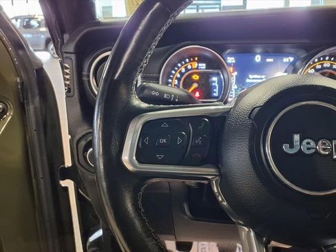 Used 2022 Jeep Wrangler Unlimited Sahara image 18