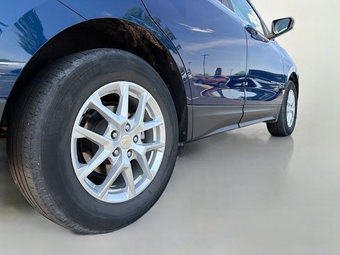 Used 2022 Chevrolet Equinox LT FWD image 15