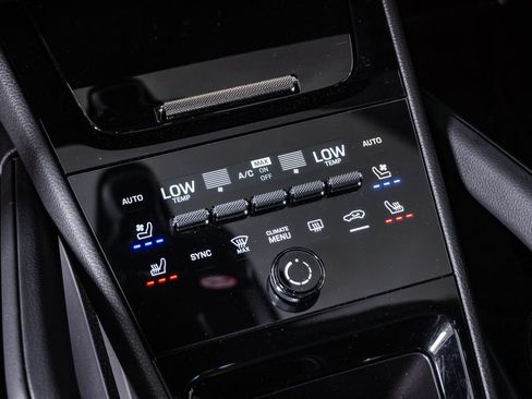 Certified 2026 Porsche Cayenne Coupe AWD/4WD image 24
