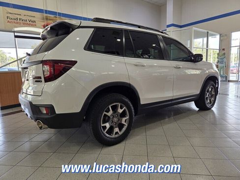 Used 2023 Honda Passport TrailSport image 4