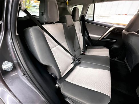 Used 2015 Toyota RAV4 LE image 29