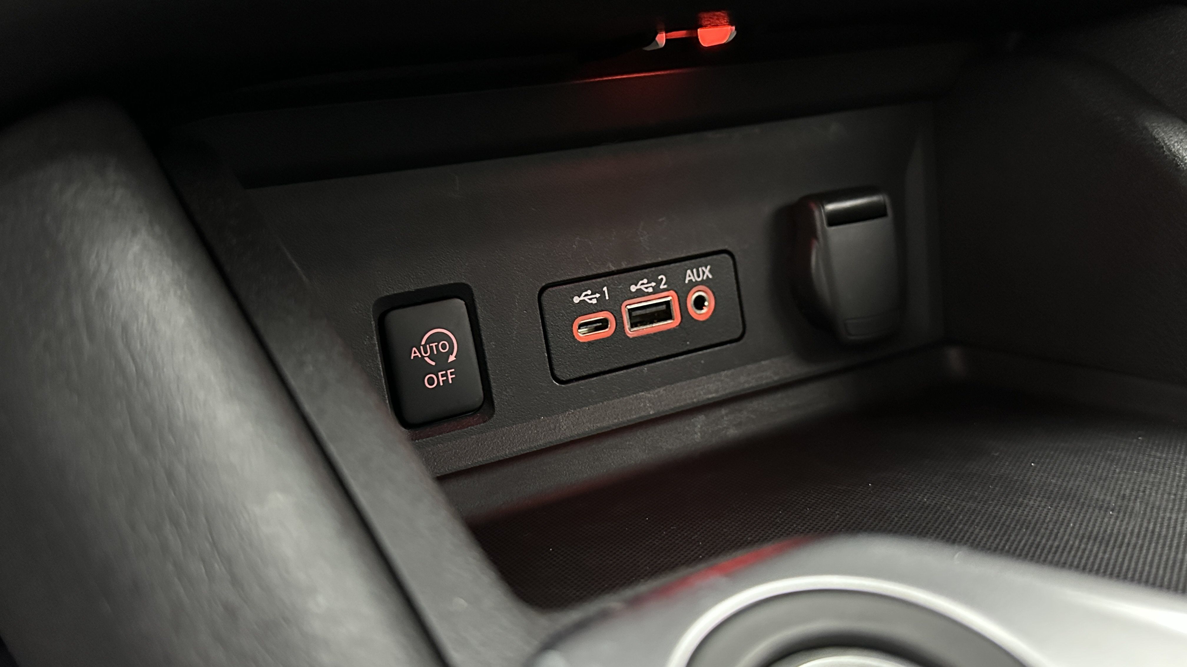 Used 2025 Nissan Sentra SR FWD image 19