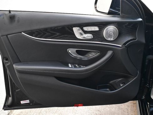 Used 2018 Mercedes-Benz E 300 E 300 image 17