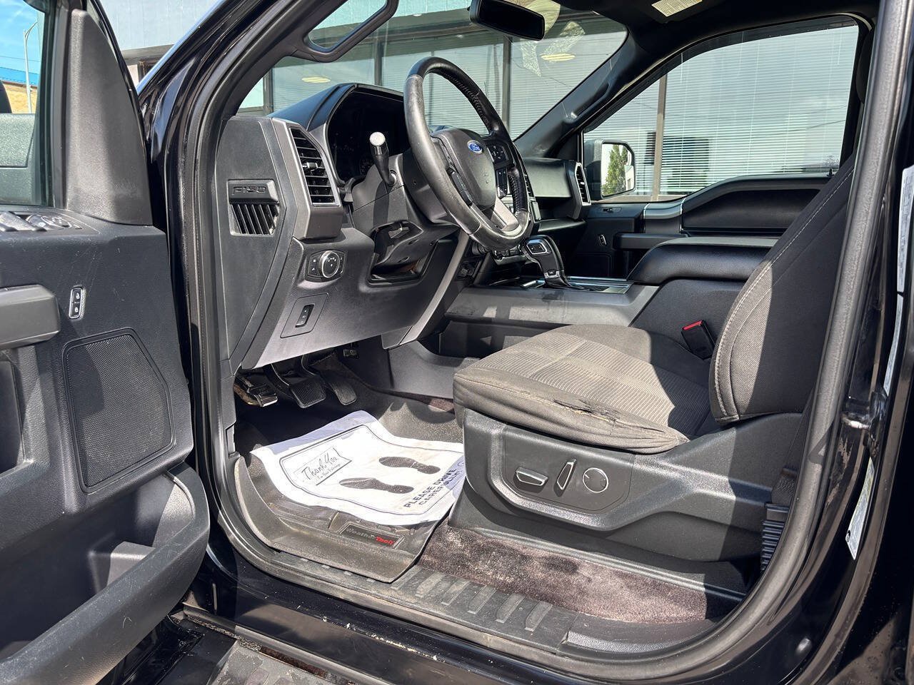 Used 2017 Ford F150 XLT w/ Equipment Group 302A Luxury AWD/4WD image 20