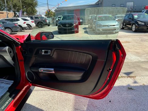 Used 2018 Ford Mustang Premium image 15