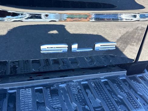New 2026 GMC Sierra 1500 SLE w/ Preferred Package image 6
