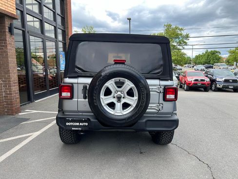 Used 2018 Jeep Wrangler Sport AWD/4WD image 10