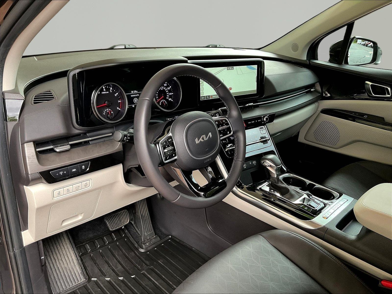 Used 2024 Kia Carnival EX FWD image 16
