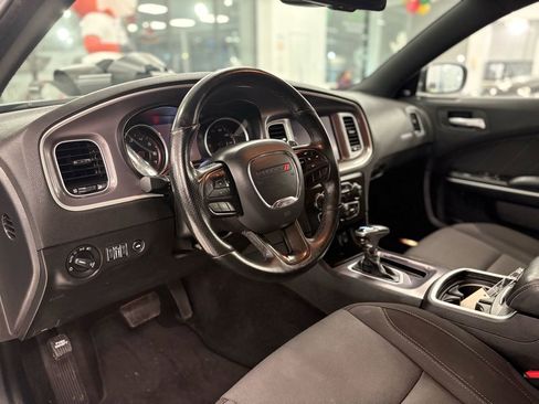 Used 2021 Dodge Charger SXT w/ Driver Convenience Group image 16