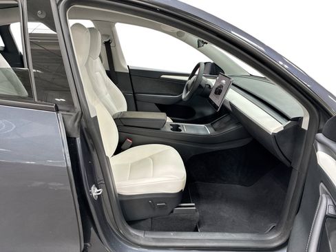 Certified 2023 Tesla Model Y Long Range AWD/4WD image 13