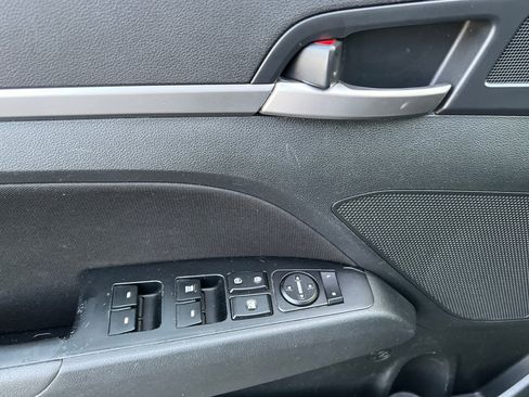 Used 2020 Hyundai Elantra SEL w/ Cargo Package (C1) image 12