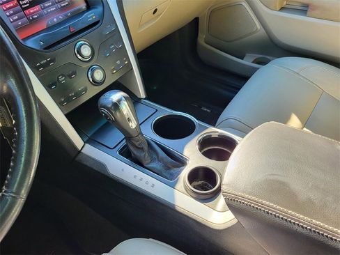 Used 2013 Ford Explorer XLT image 30