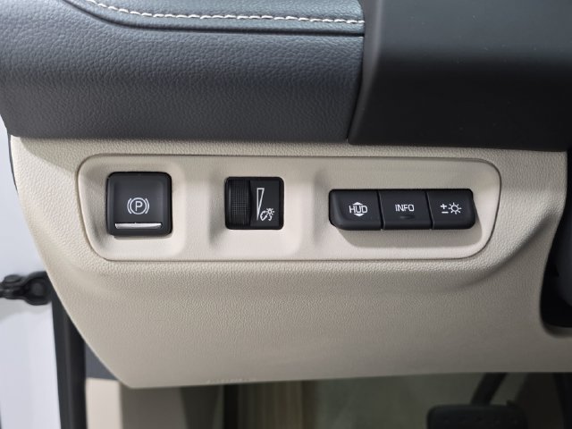 Used 2021 GMC Acadia Denali w/ Denali Technology Package AWD/4WD image 24