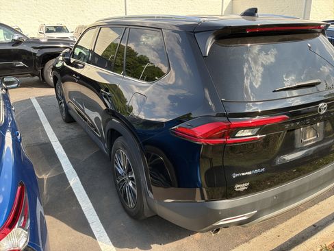 Used 2024 Toyota Grand Highlander AWD Hybrid image 6