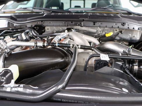 Used 2022 Ford F250 Lariat w/ Black Appearance Package image 33