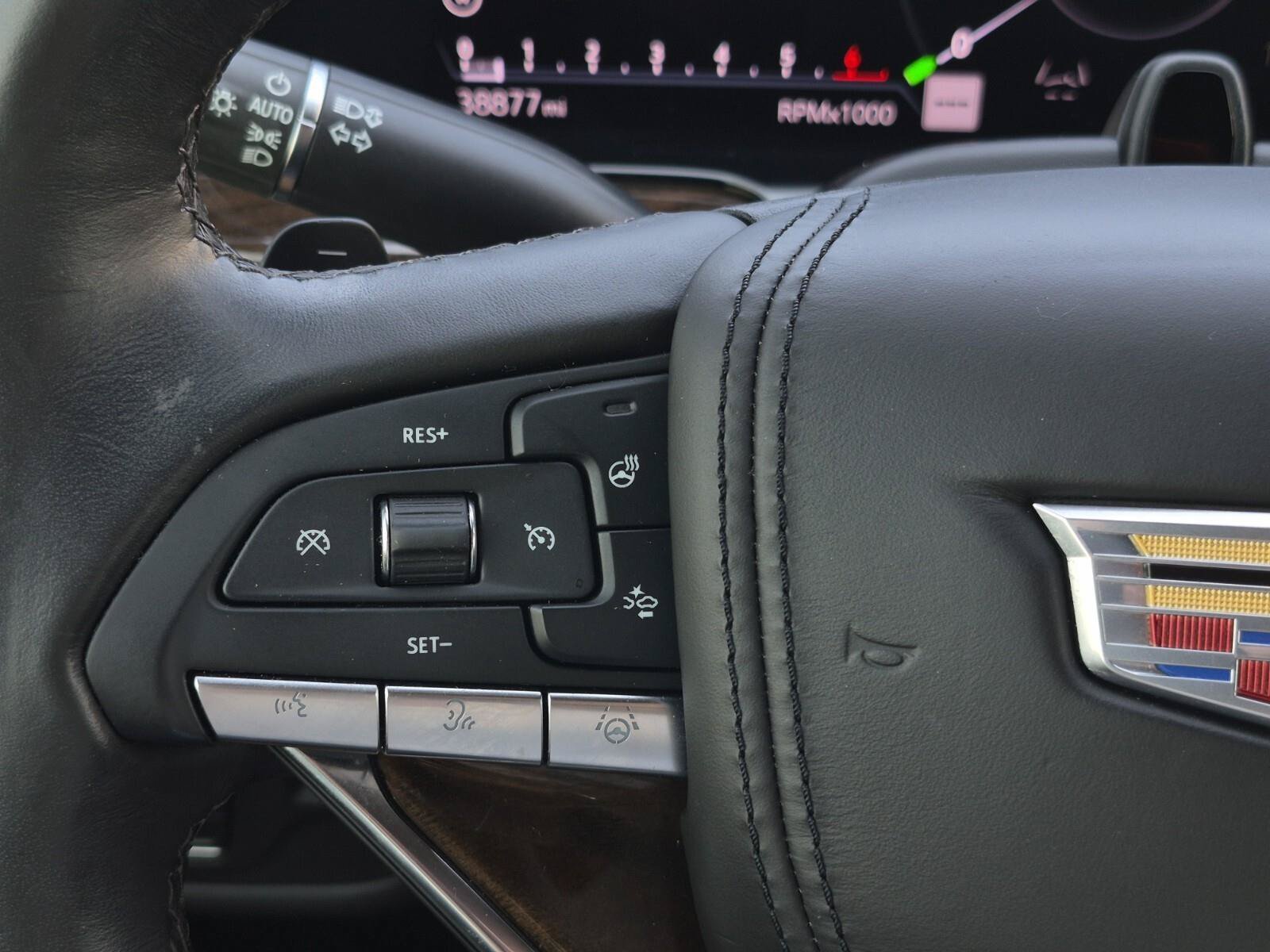 Used 2023 Cadillac Escalade ESV Sport Platinum w/ LPO, Floor Liner Package AWD/4WD image 32