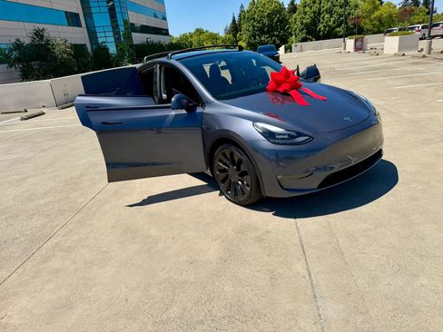 Used 2022 Tesla Model Y Performance AWD/4WD image 43