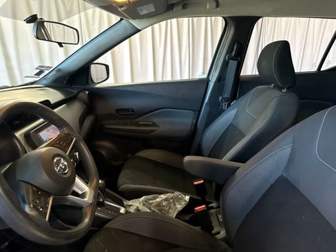 Used 2019 Nissan Kicks S FWD image 17
