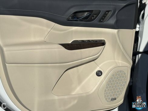 Used 2023 GMC Acadia Denali w/ Denali Technology Package image 16